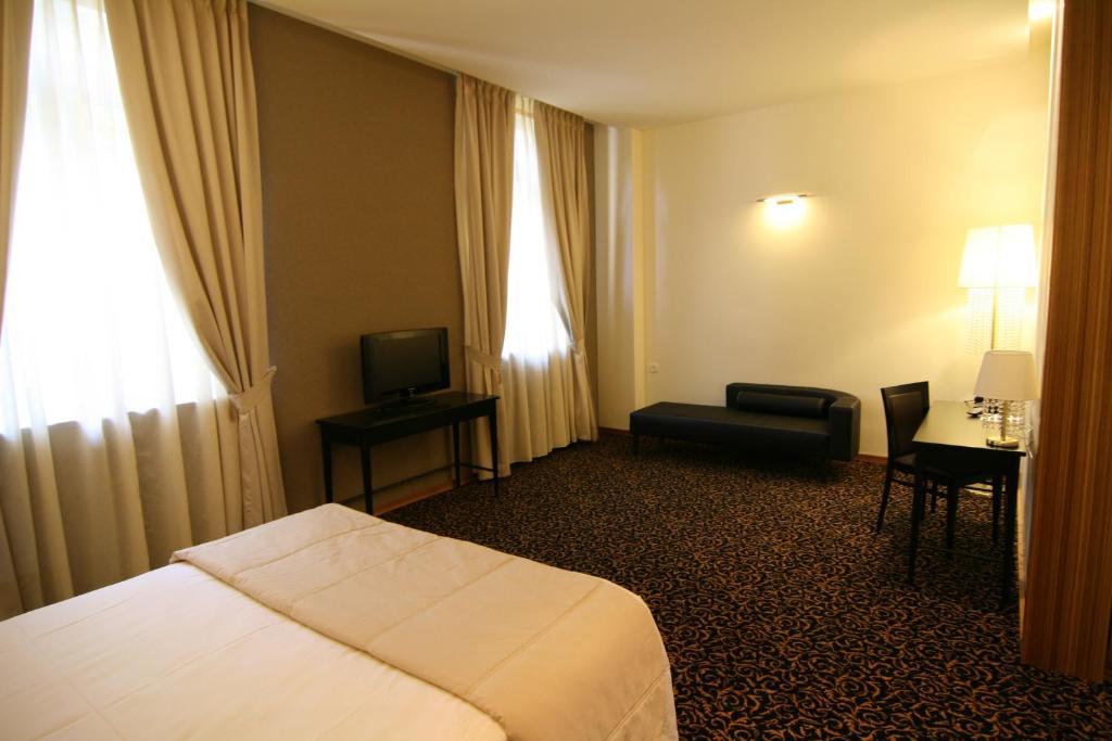 Hotel Crystal Ilidža Zimmer foto